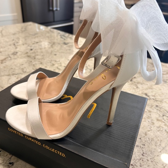 Lulus Ayanna Ivory Satin Bow Ankle Strap High Heel Sandals White - Size 7.5 - Picture 4 of 5